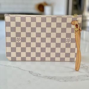 Bought NF Christmas 2017 & never use pouch